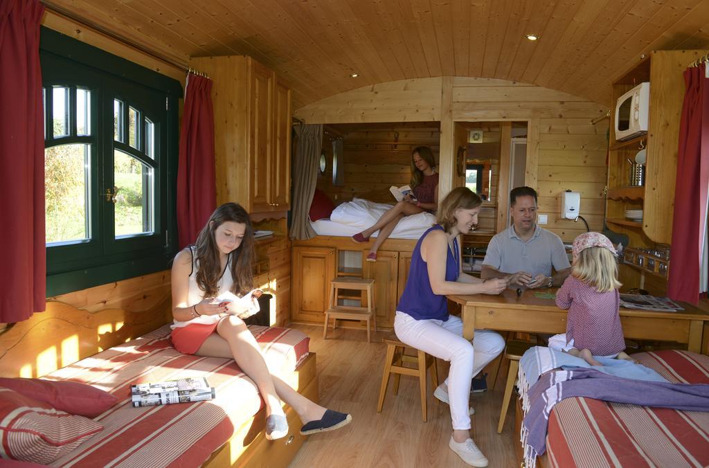 Les Roulottes & Cottages Du Moulin Chenille-Change Экстерьер фото