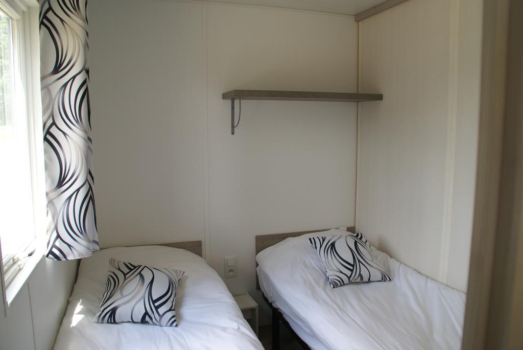 Les Roulottes & Cottages Du Moulin Chenille-Change Номер фото