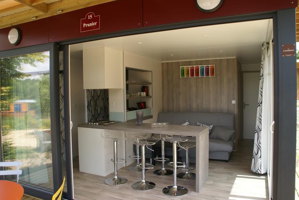 Les Roulottes & Cottages Du Moulin Chenille-Change Номер фото
