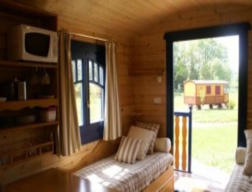 Les Roulottes & Cottages Du Moulin Chenille-Change Экстерьер фото